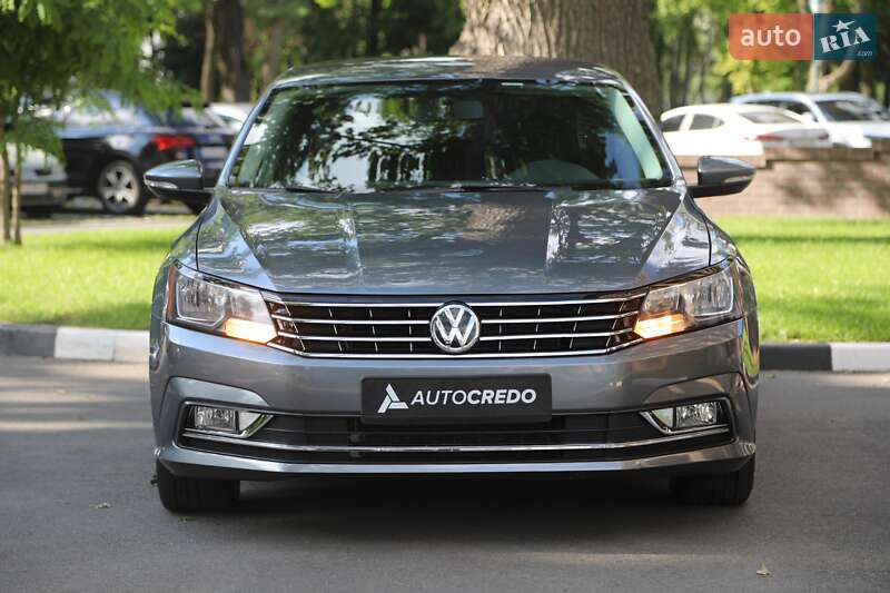 Седан Volkswagen Passat 2018 в Харькове