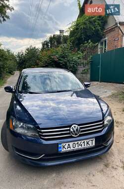 Седан Volkswagen Passat 2012 в Чернігові
