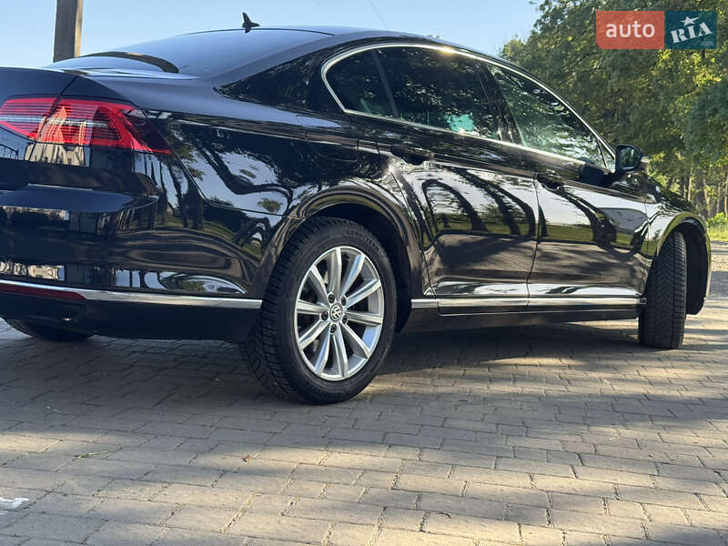 Седан Volkswagen Passat 2016 в Стрию
