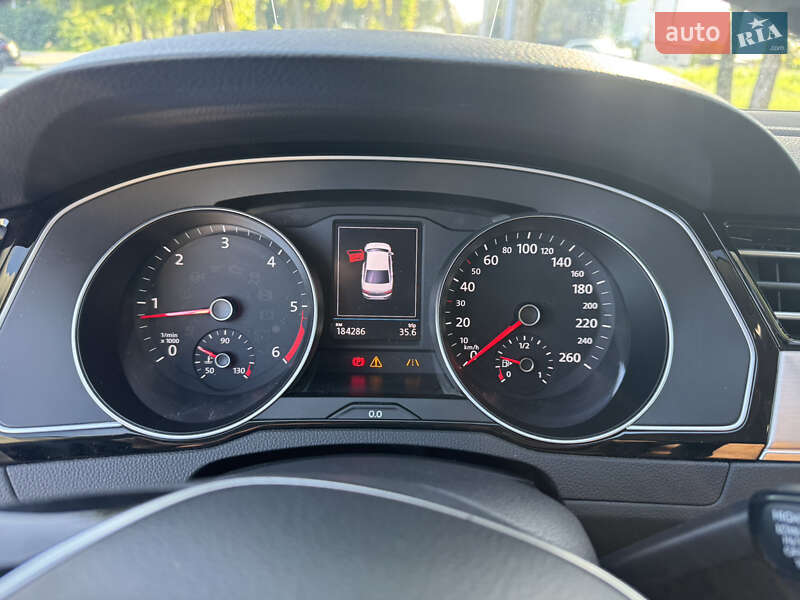 Седан Volkswagen Passat 2016 в Стрию