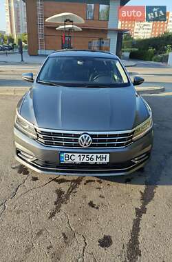 Седан Volkswagen Passat 2017 в 