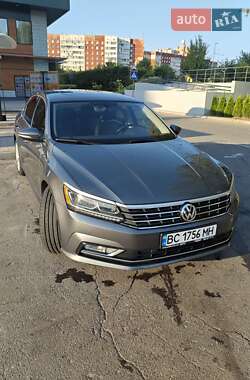 Седан Volkswagen Passat 2017 в 