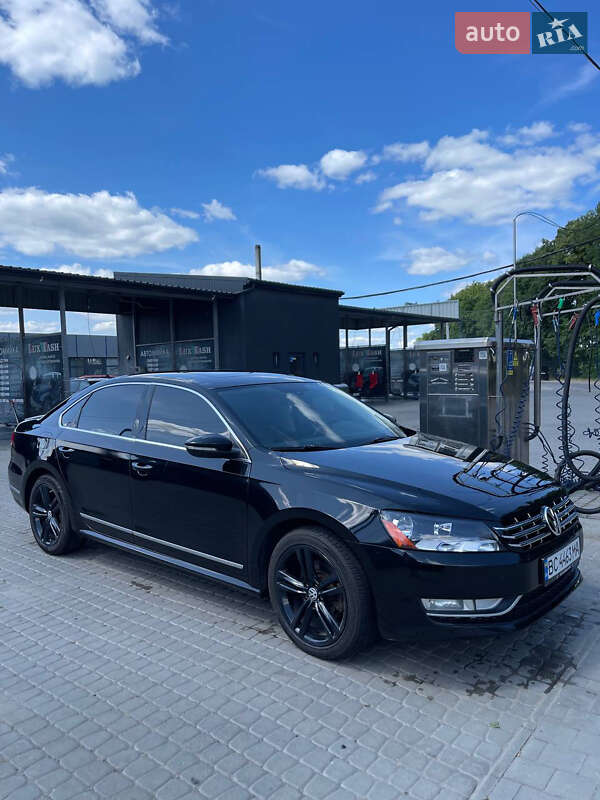 Седан Volkswagen Passat 2012 в Львове