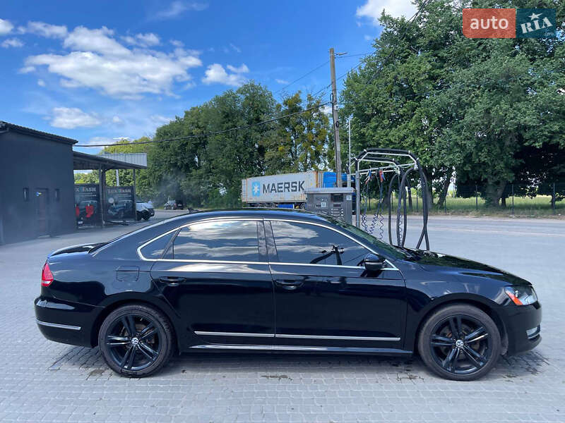 Седан Volkswagen Passat 2012 в Львове