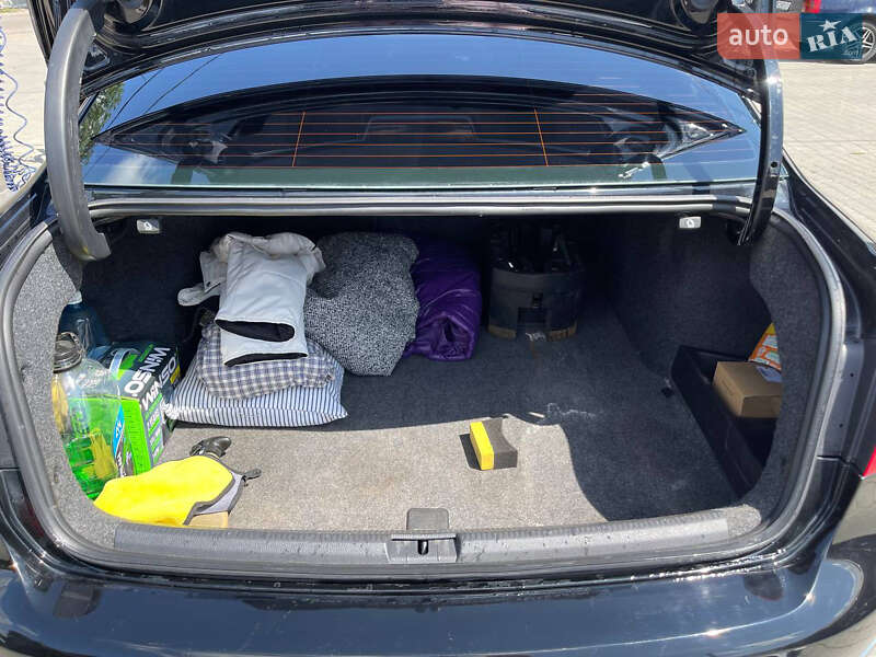 Седан Volkswagen Passat 2012 в Львове