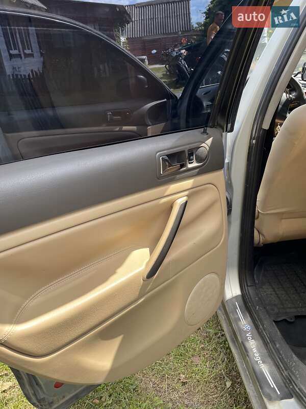 Седан Volkswagen Passat 1999 в Олевске