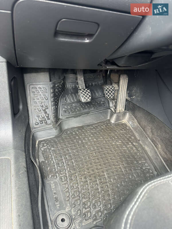 Универсал Volkswagen Passat 2005 в Киеве фото 21 Универсал Volkswagen Passat 2005 в Киеве