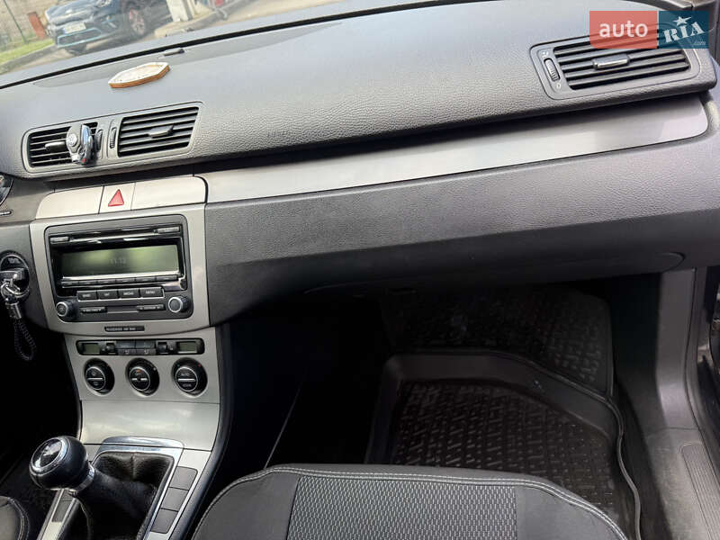 Универсал Volkswagen Passat 2005 в Киеве фото 32 Универсал Volkswagen Passat 2005 в Киеве