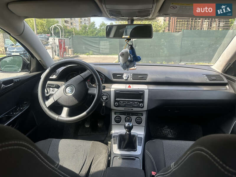 Универсал Volkswagen Passat 2005 в Киеве фото 37 Универсал Volkswagen Passat 2005 в Киеве