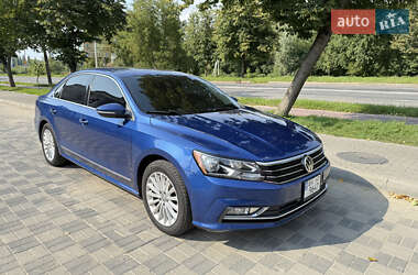Седан Volkswagen Passat 2016 в Хмельницком