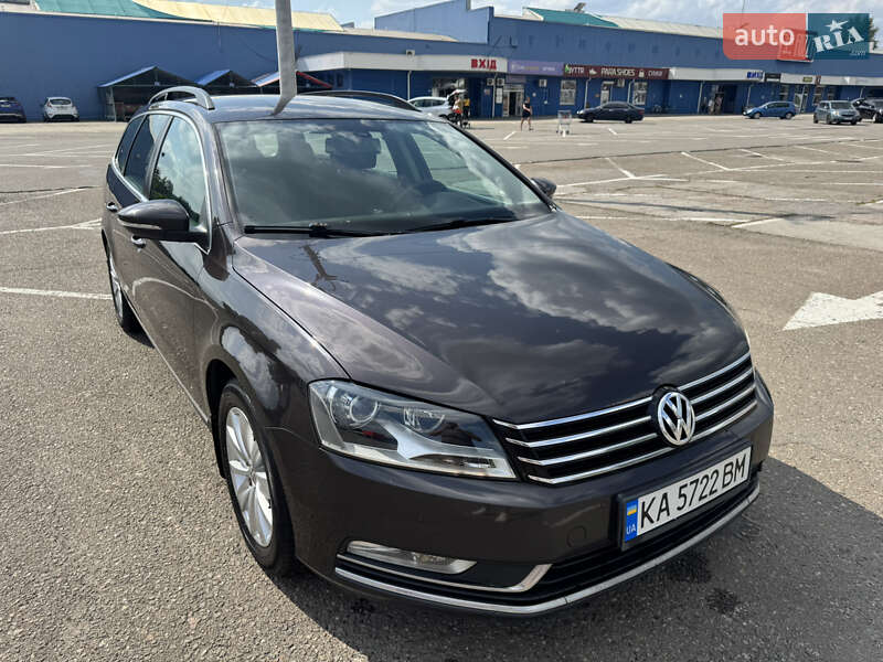 Універсал Volkswagen Passat 2011 в Києві