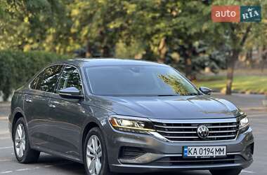 Седан Volkswagen Passat 2020 в Днепре