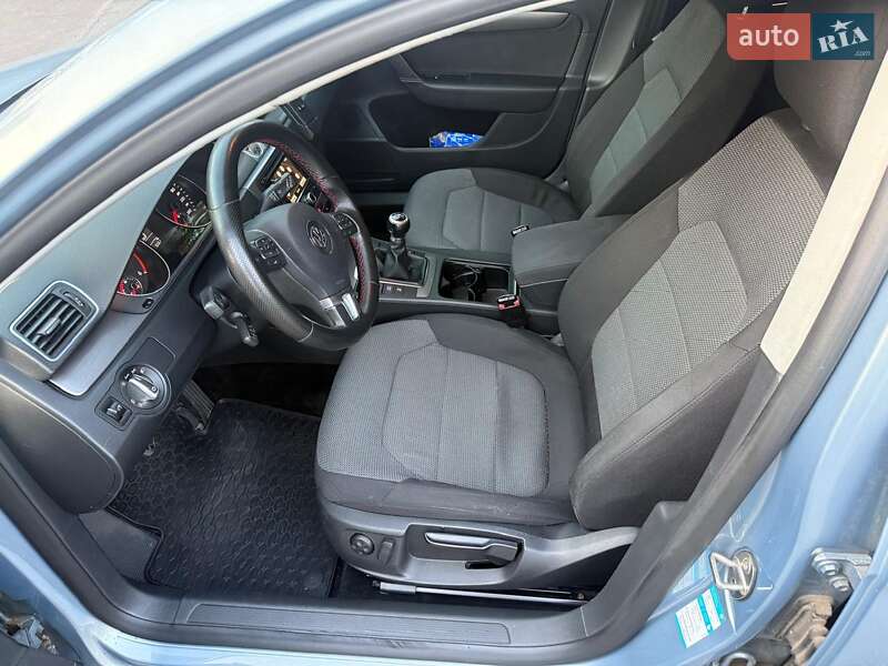 Универсал Volkswagen Passat 2012 в Днепре