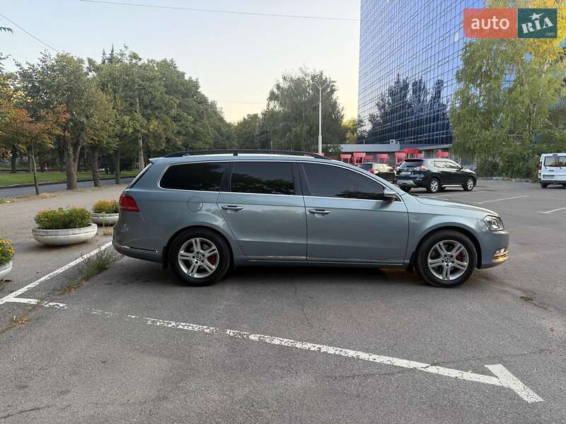 Универсал Volkswagen Passat 2012 в Днепре
