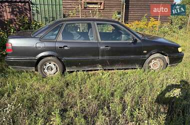 Седан Volkswagen Passat 1994 в Киеве