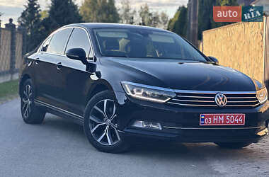 Седан Volkswagen Passat 2017 в Луцьку