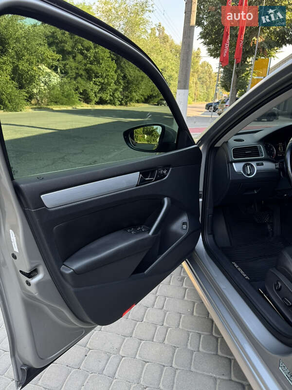 Седан Volkswagen Passat 2011 в Запорожье