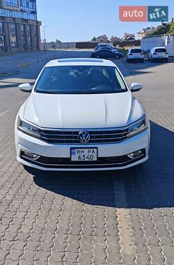 Седан Volkswagen Passat 2016 в Одессе