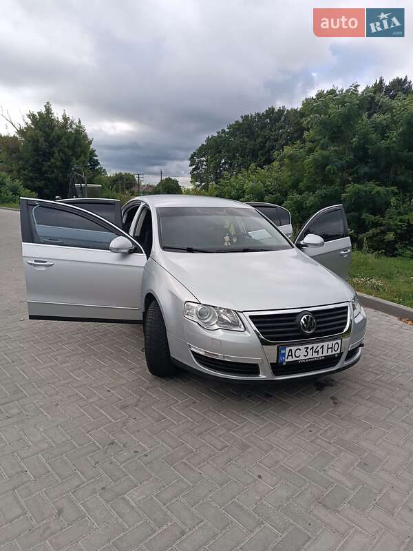 Седан Volkswagen Passat 2006 в Ковелі