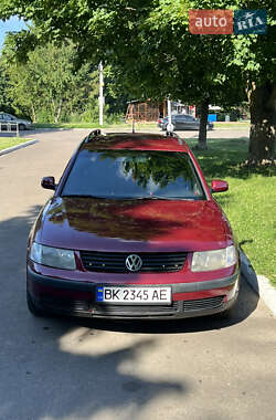 Універсал Volkswagen Passat 1999 в Рівному