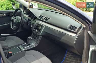 Седан Volkswagen Passat 2010 в Калуші