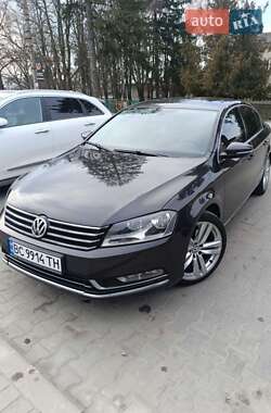 Седан Volkswagen Passat 2011 в Радехове