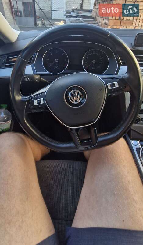 Универсал Volkswagen Passat 2015 в Луцке