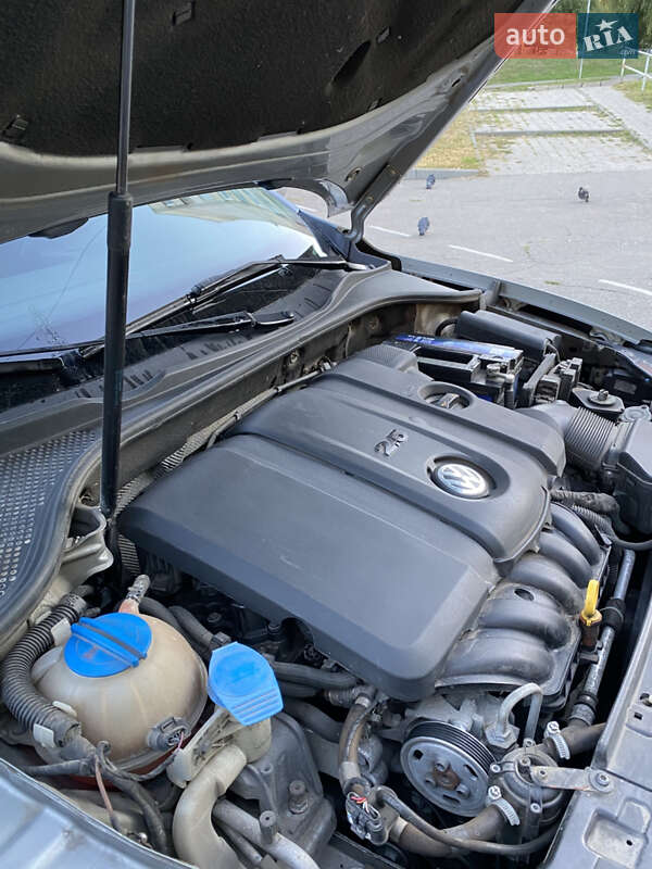 Седан Volkswagen Passat 2013 в Киеве