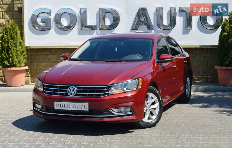Седан Volkswagen Passat 2018 в Одессе