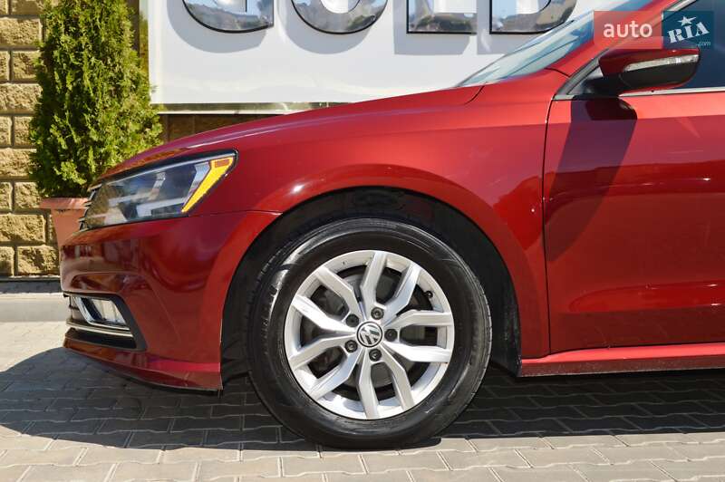 Седан Volkswagen Passat 2018 в Одессе