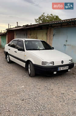 Седан Volkswagen Passat 1989 в Кривом Роге