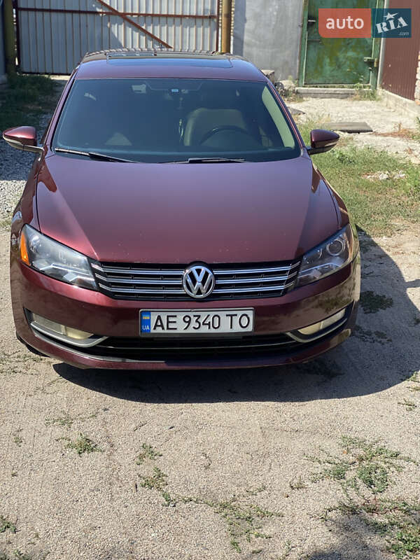 Седан Volkswagen Passat 2011 в Днепре