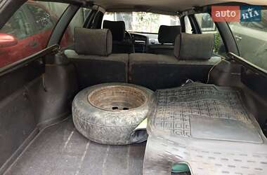 Универсал Volkswagen Passat 1993 в 