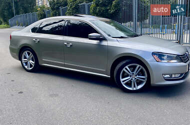 Седан Volkswagen Passat 2013 в Киеве