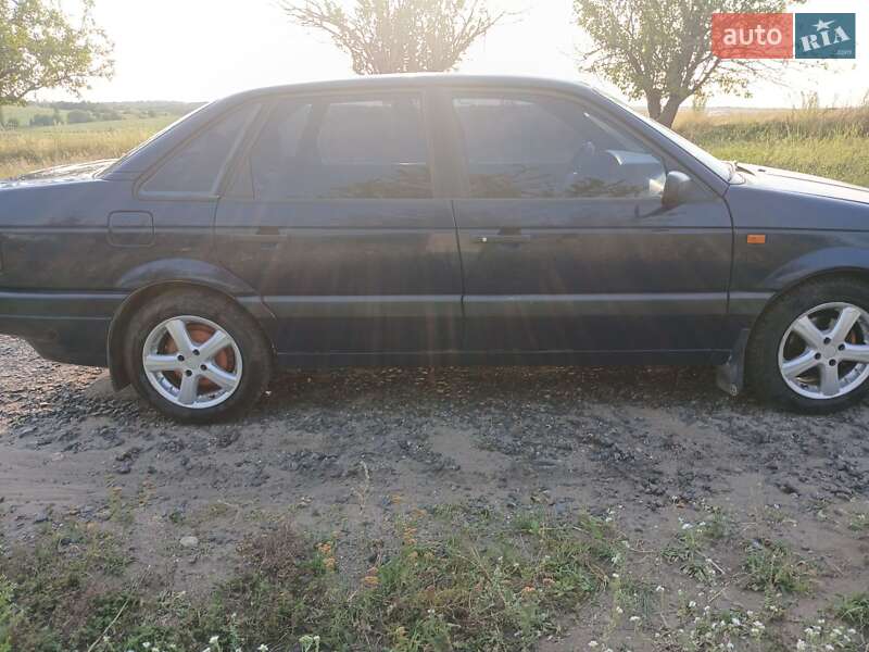 Седан Volkswagen Passat 1993 в Вінниці