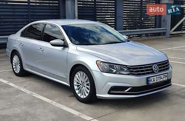 Седан Volkswagen Passat 2016 в Киеве
