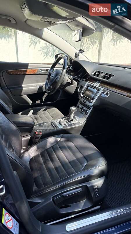 Універсал Volkswagen Passat 2012 в Полтаві