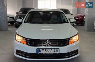 Седан Volkswagen Passat 2017 в Каменском