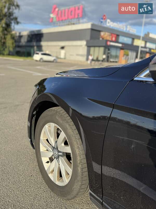 Універсал Volkswagen Passat 2015 в Києві
