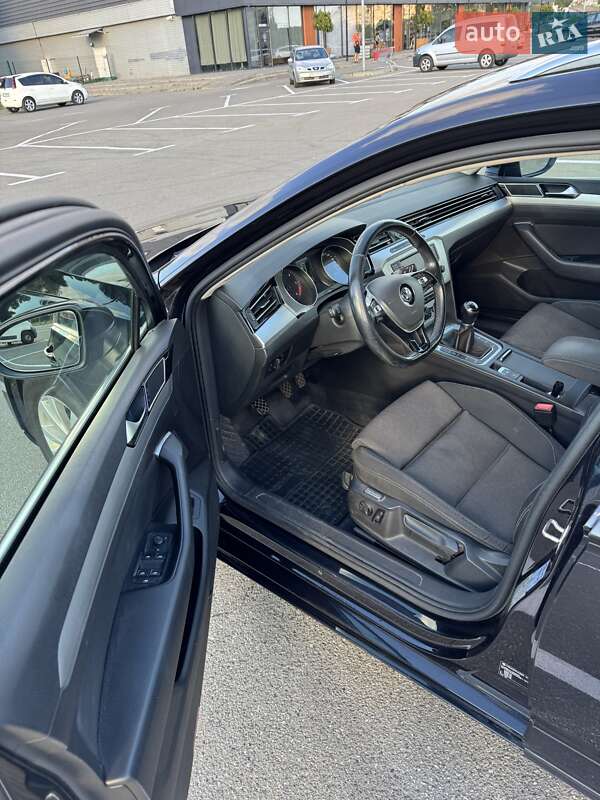 Універсал Volkswagen Passat 2015 в Києві