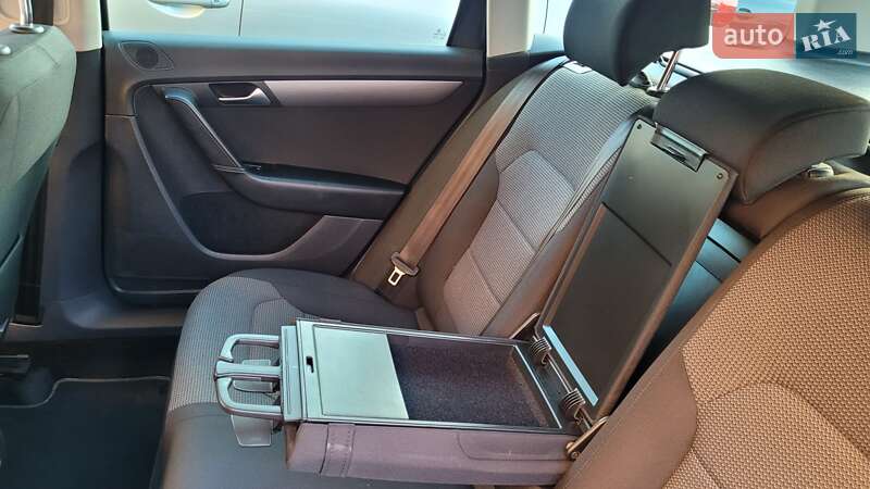 Универсал Volkswagen Passat 2011 в Киеве