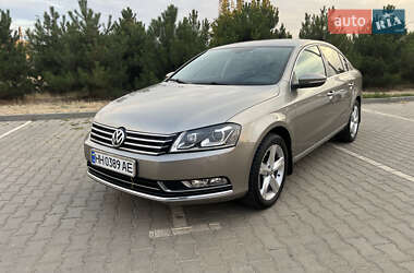 Седан Volkswagen Passat 2012 в Одессе