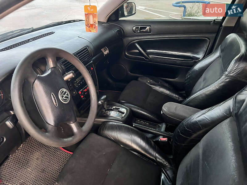 Седан Volkswagen Passat 1999 в Попільні