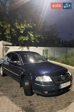 Седан Volkswagen Passat 2001 в Киеве