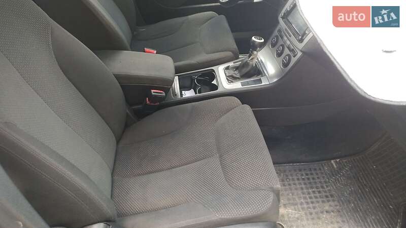 Універсал Volkswagen Passat 2006 в Мукачевому