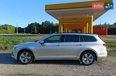 Універсал Volkswagen Passat 2015 в Краснограді