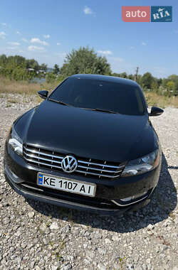 Седан Volkswagen Passat 2011 в Днепре