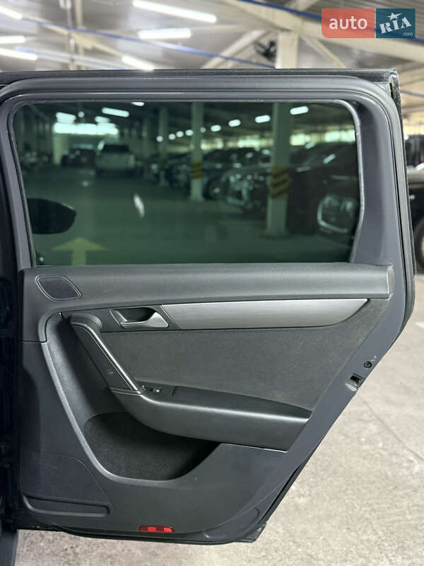 Універсал Volkswagen Passat 2014 в Одесі