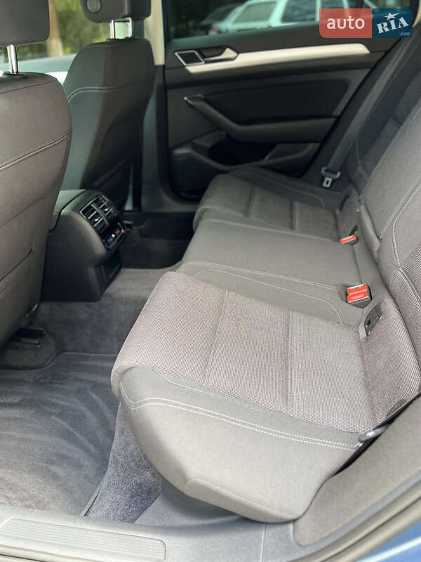 Универсал Volkswagen Passat 2018 в Дрогобыче