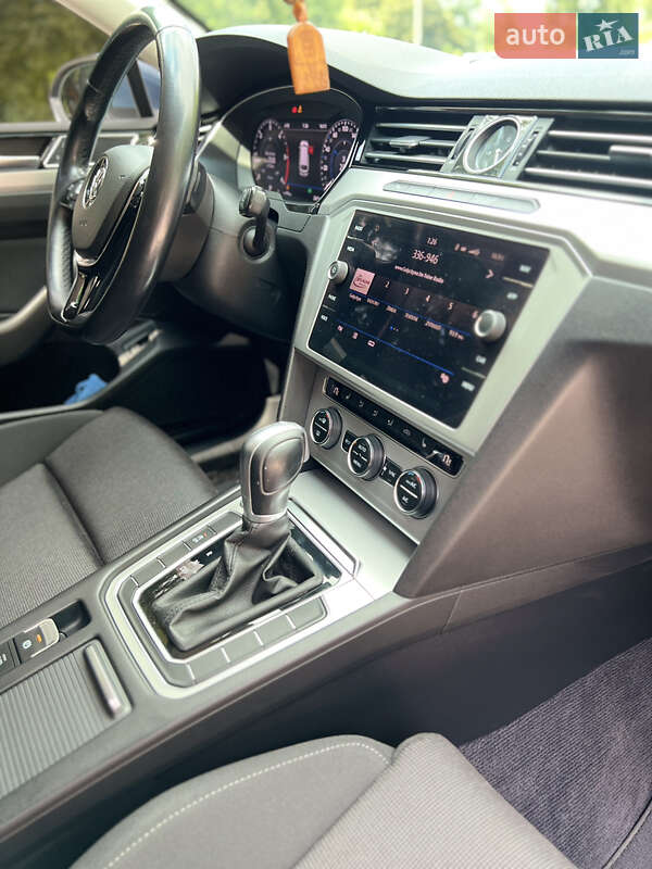 Универсал Volkswagen Passat 2018 в Дрогобыче